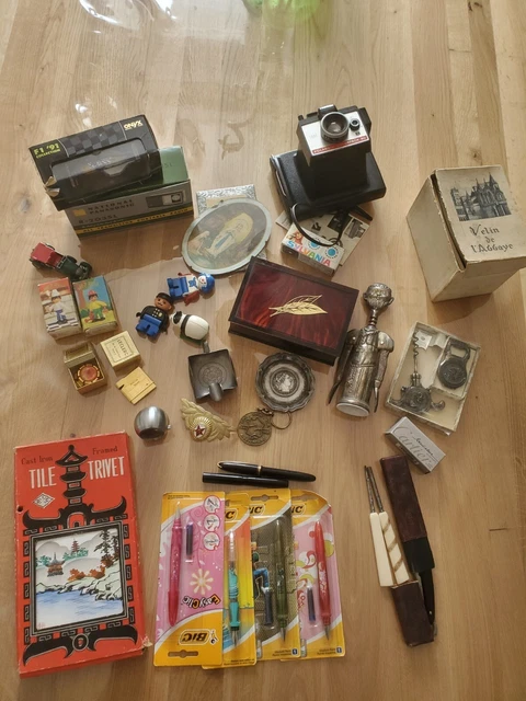 GROS LOT DE Brocante, Vide Grenier, Objets De Vitrine, Divers. EUR 100 GROS LOT DE Brocante, Vide Grenier, Objets De Vitrine, Divers. EUR 100